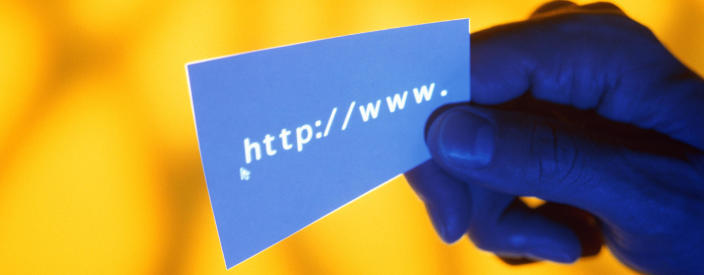 Jak wybrać i wykupić domenę?