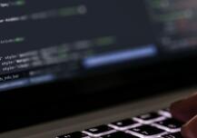 Na czym polega opieka nad stroną?