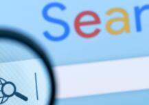 Czy domena wpływa na pozycjonowanie? Fakty SEO 2025